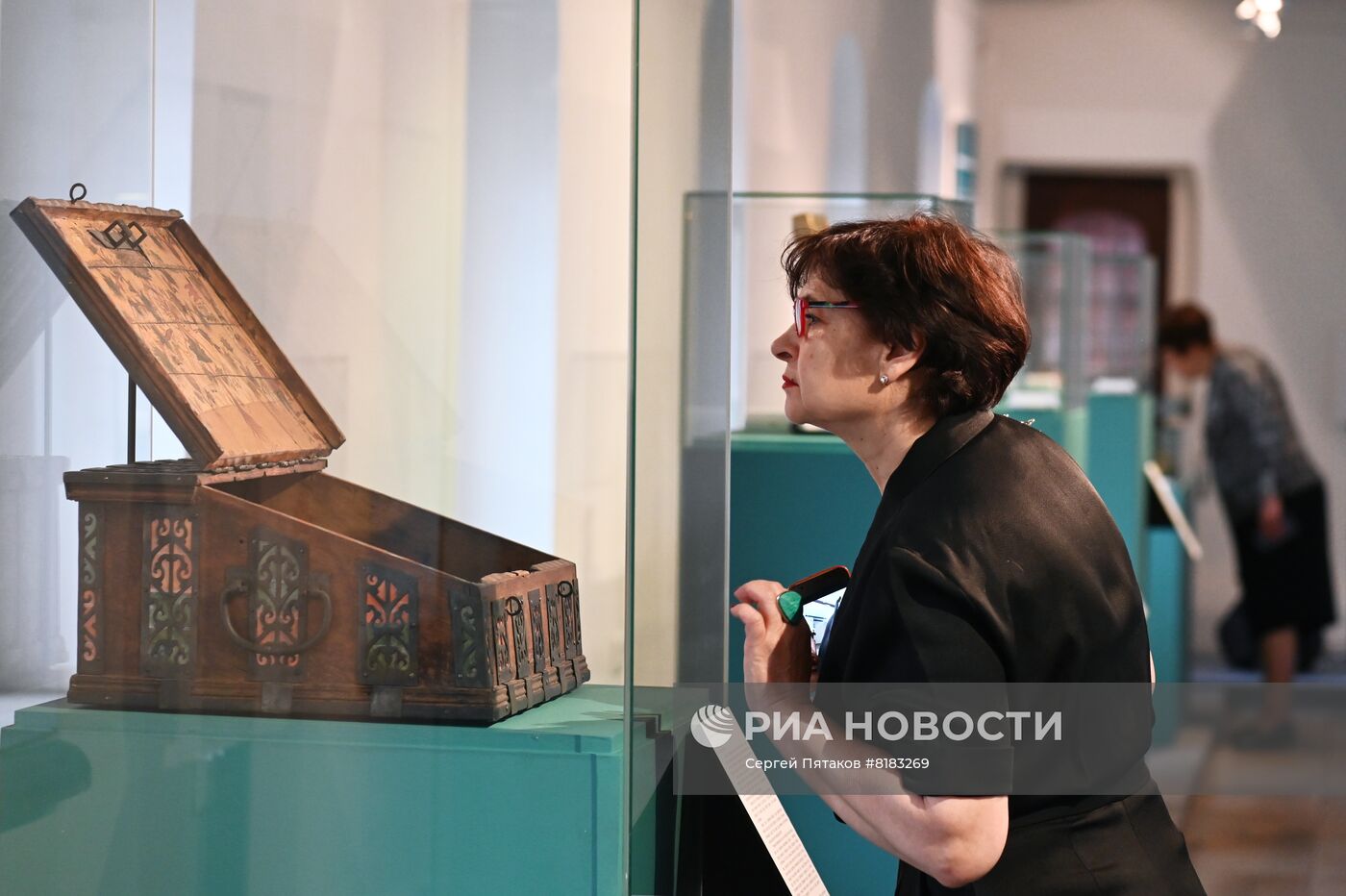 Выставка "Экспонат к 150-летию Исторического музея"