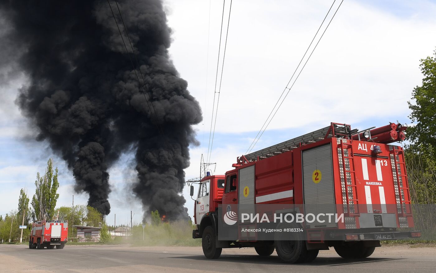 В Макеевке после обстрела ВСУ загорелась нефтебаза