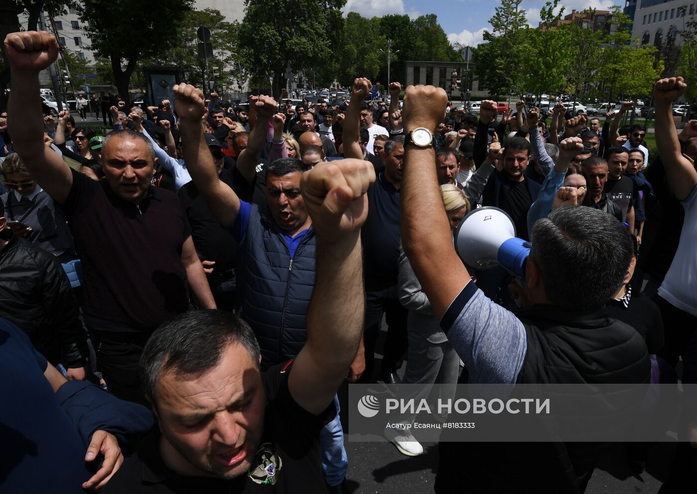 В Ереване продолжаются митинги оппозиции