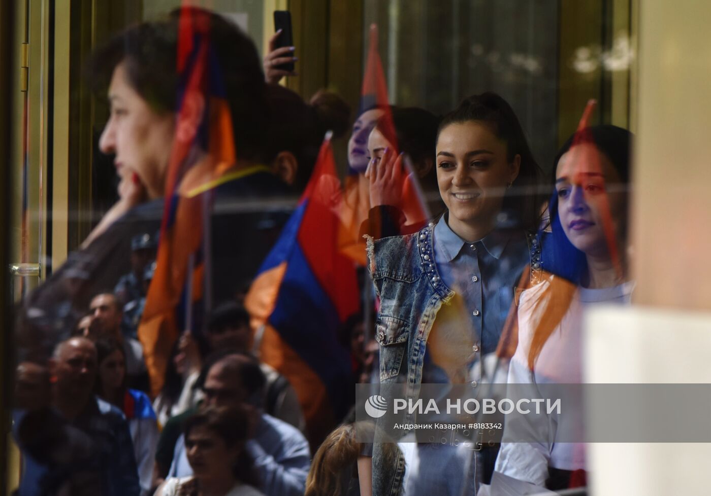 В Ереване продолжаются митинги оппозиции