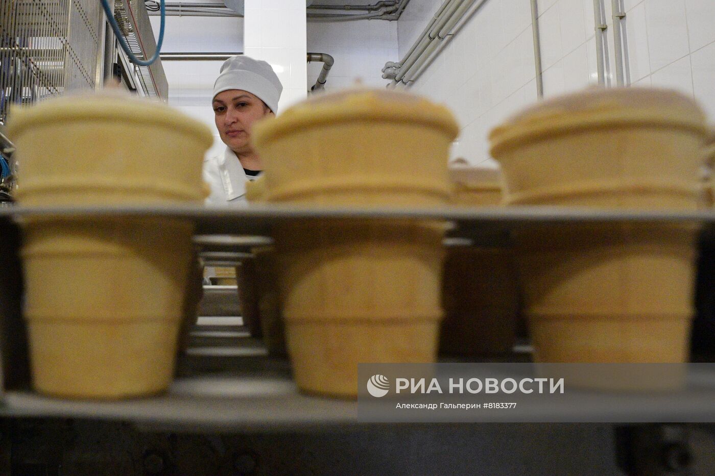 Производство мороженого на Луганском хладокомбинате