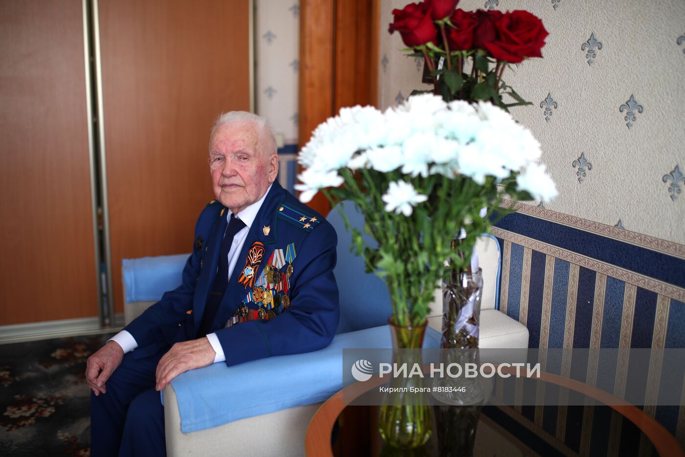 Поздравление с Днём Победы ветерана Г. Рогового в Волгограде