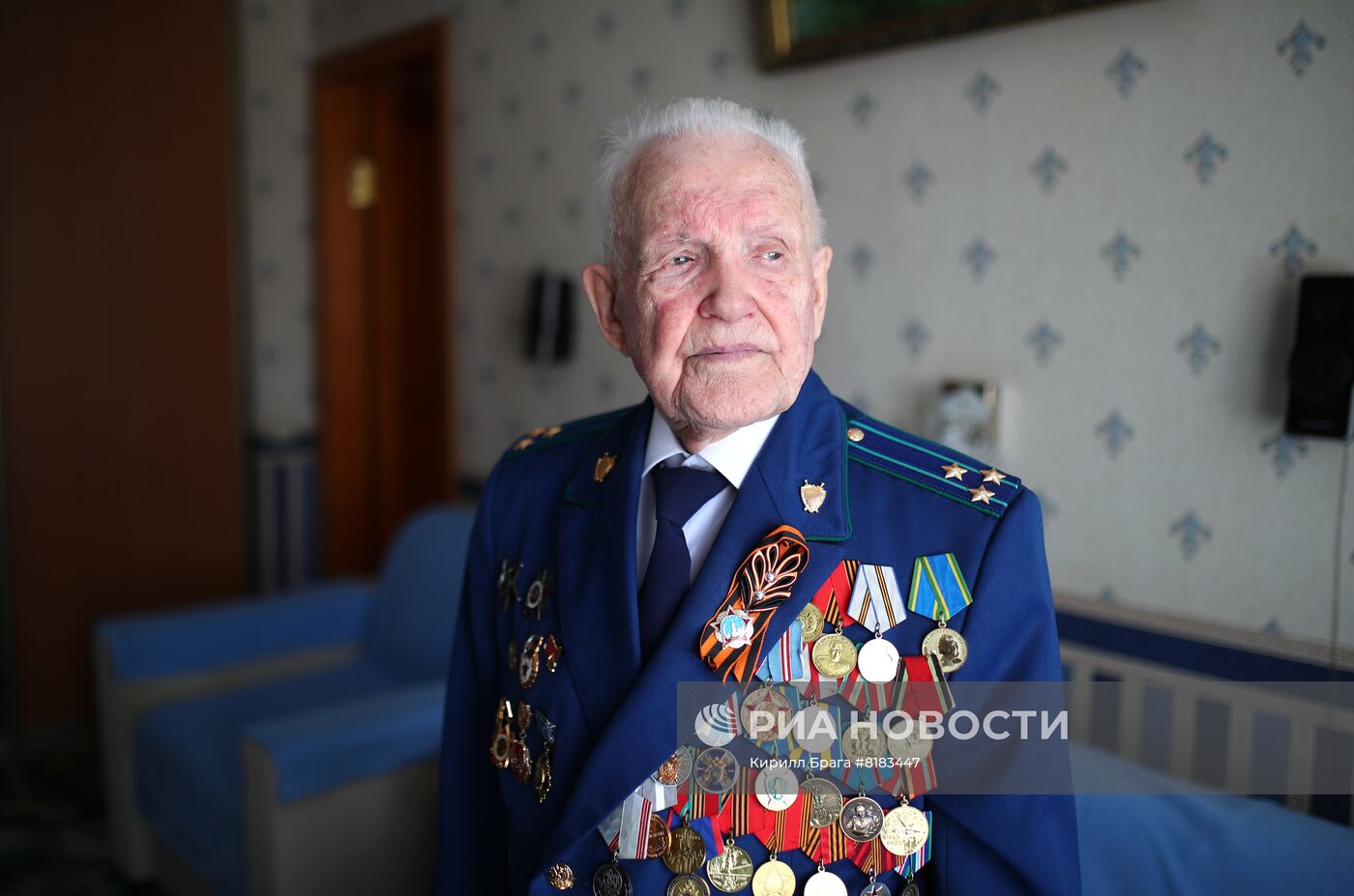 Поздравление с Днём Победы ветерана Г. Рогового в Волгограде