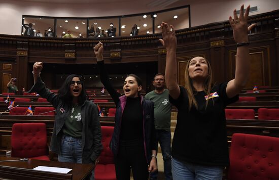 Заседание Национального Собрания Армении с участием Н. Пашиняна