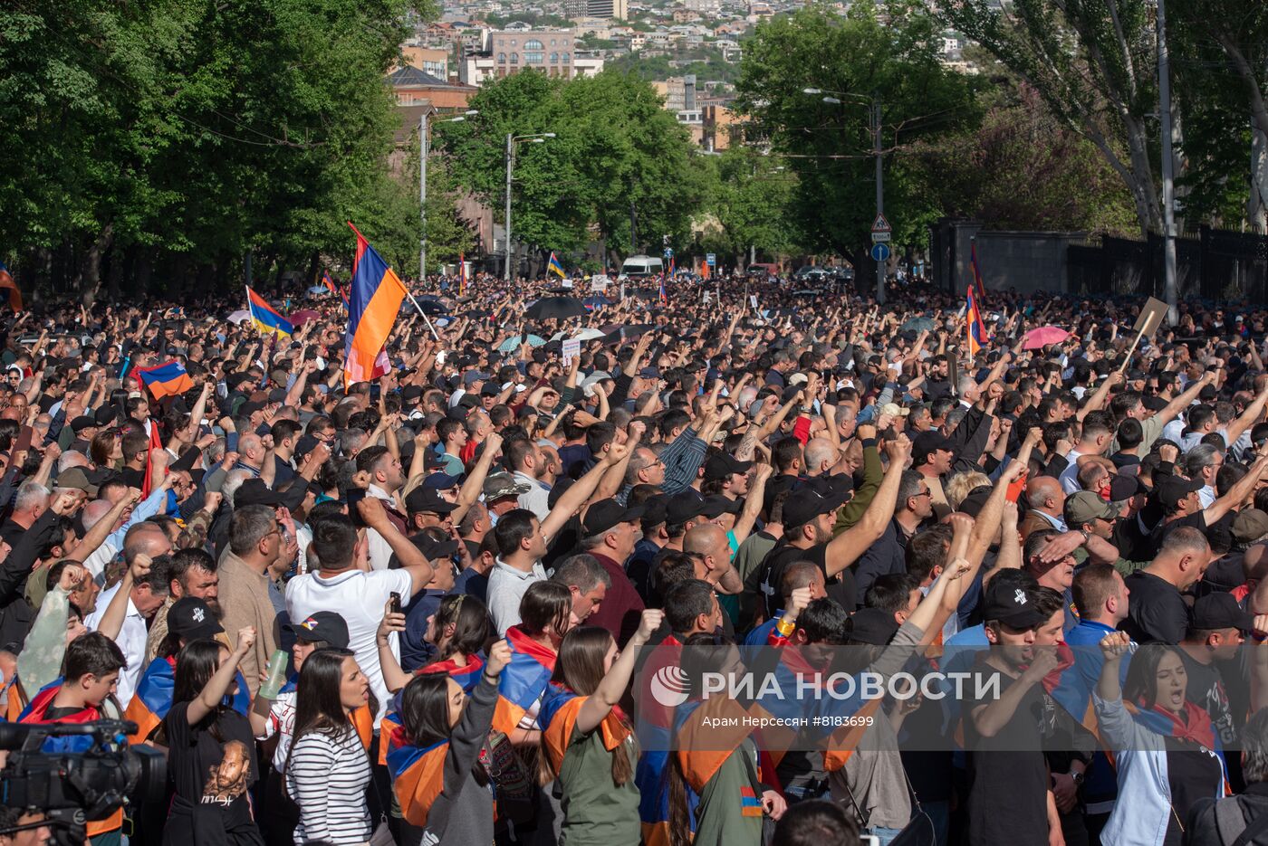 В Ереване продолжаются митинги оппозиции