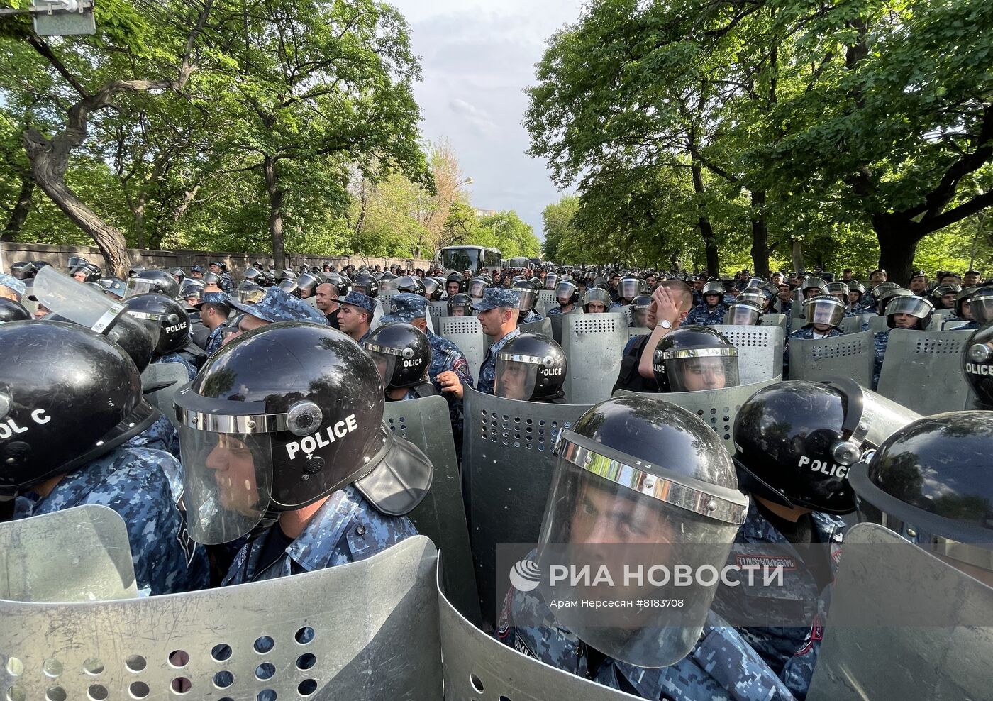 В Ереване продолжаются митинги оппозиции