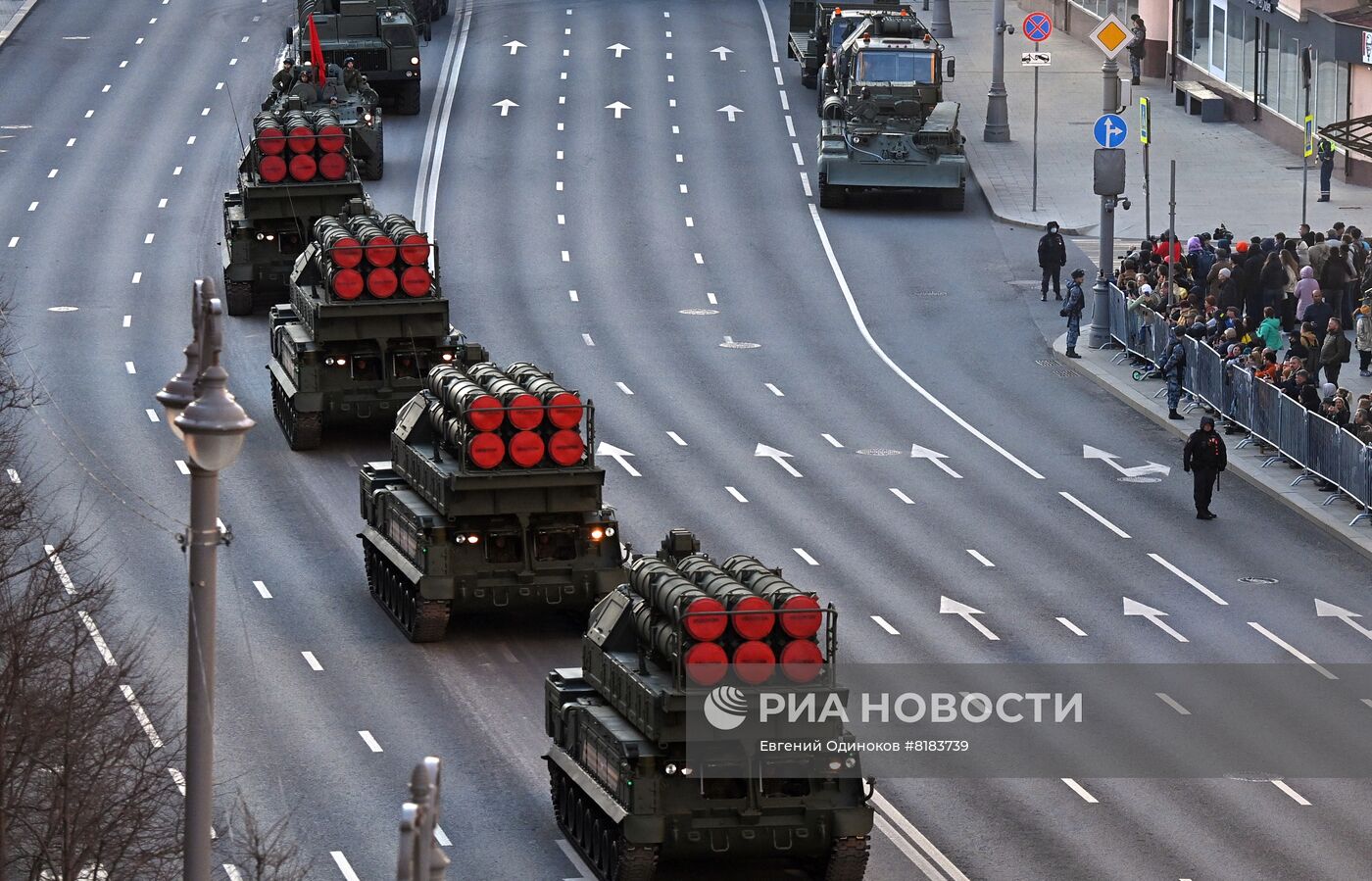 Подготовка к репетиции парада Победы в Москве