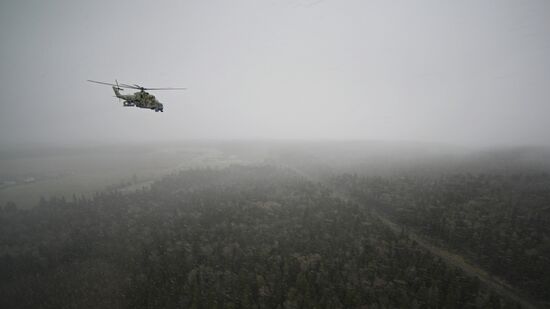 Подготовка к репетиции воздушной части парада Победы