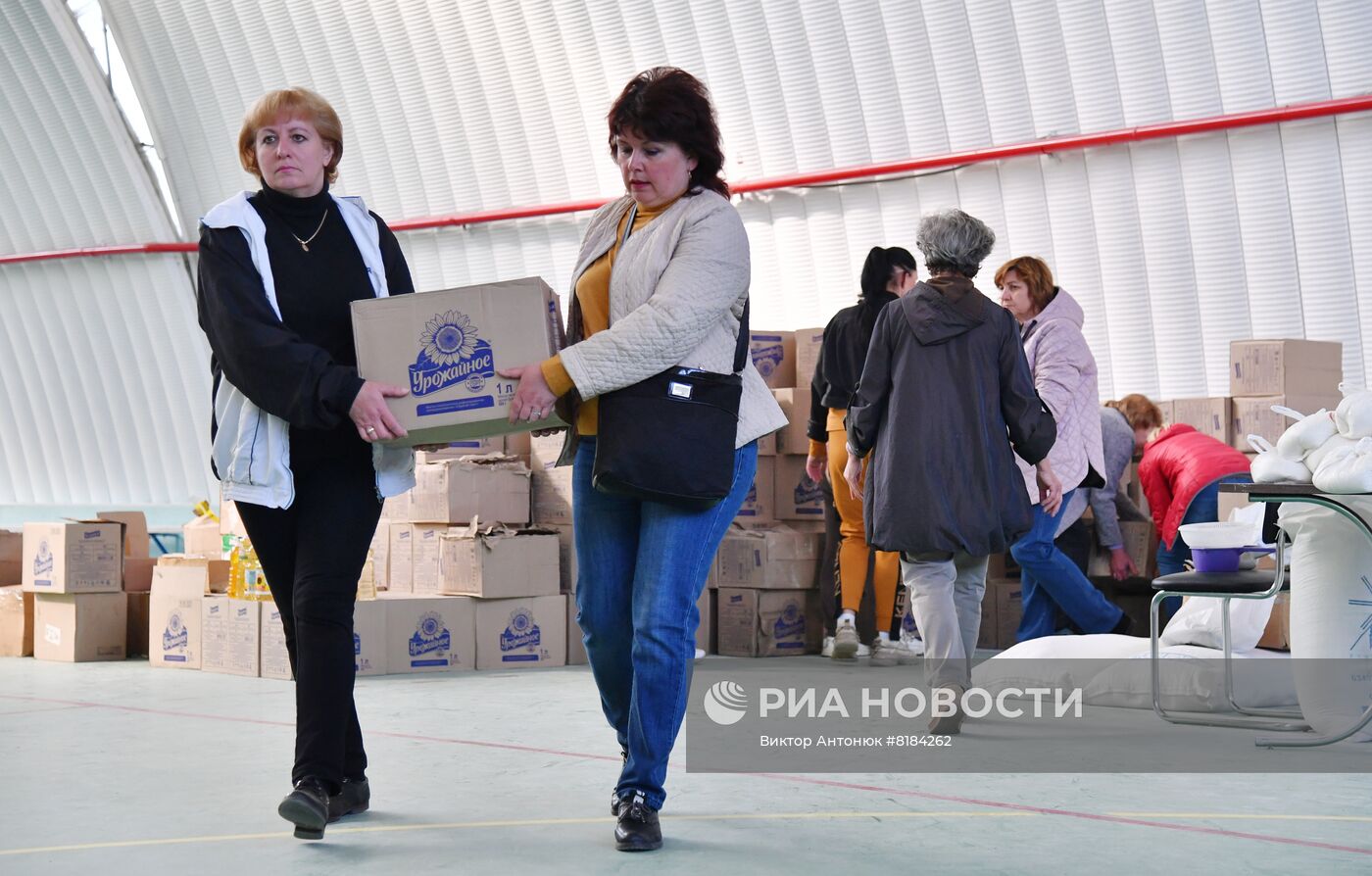 Гумпомощь из России выдают нуждающимся в Волчанске в Харьковской области