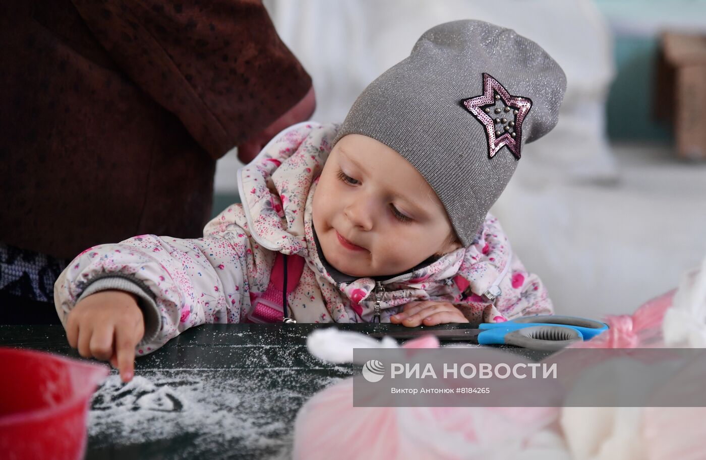 Гумпомощь из России выдают нуждающимся в Волчанске в Харьковской области