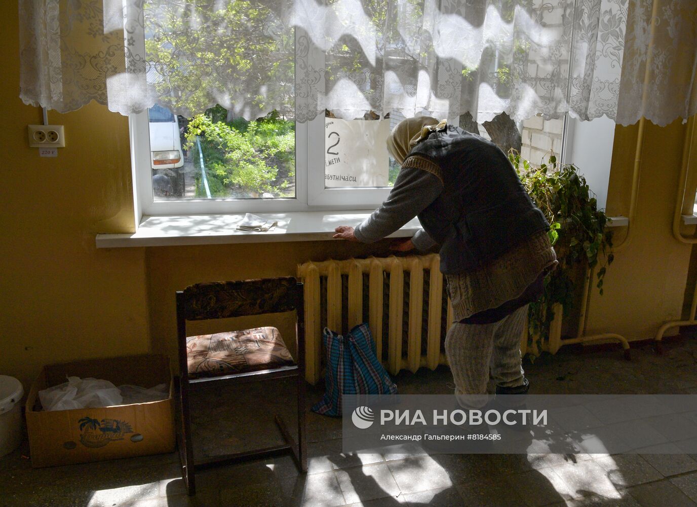 Раздача гуманитарной помощи в Рубежном