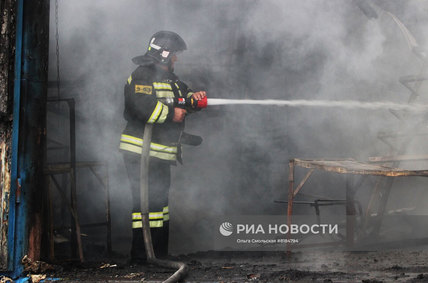 Пожар на рынке "Викалина" во Владикавказе