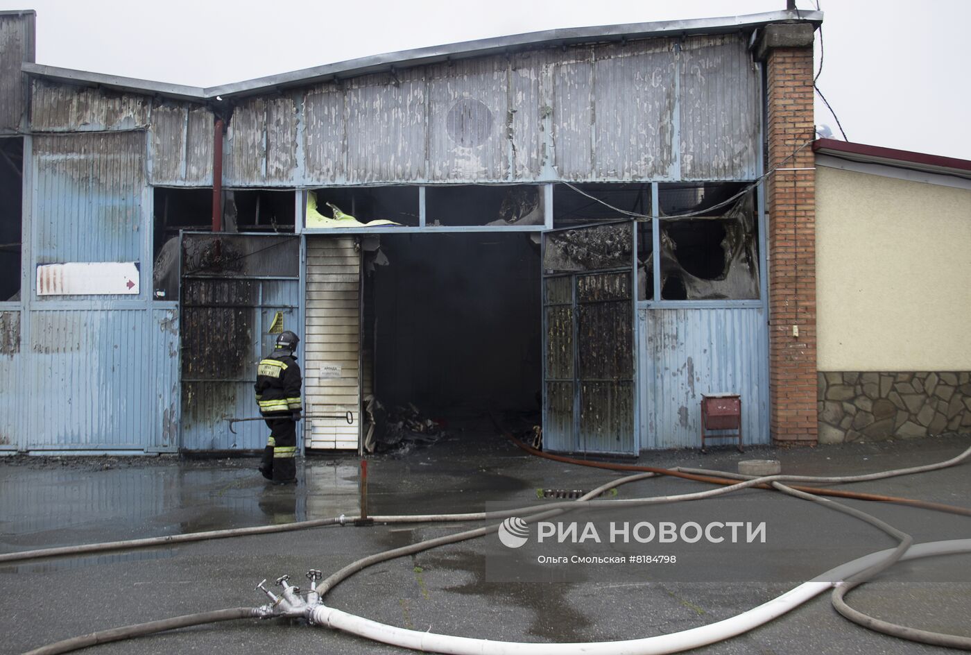 Пожар на рынке "Викалина" во Владикавказе