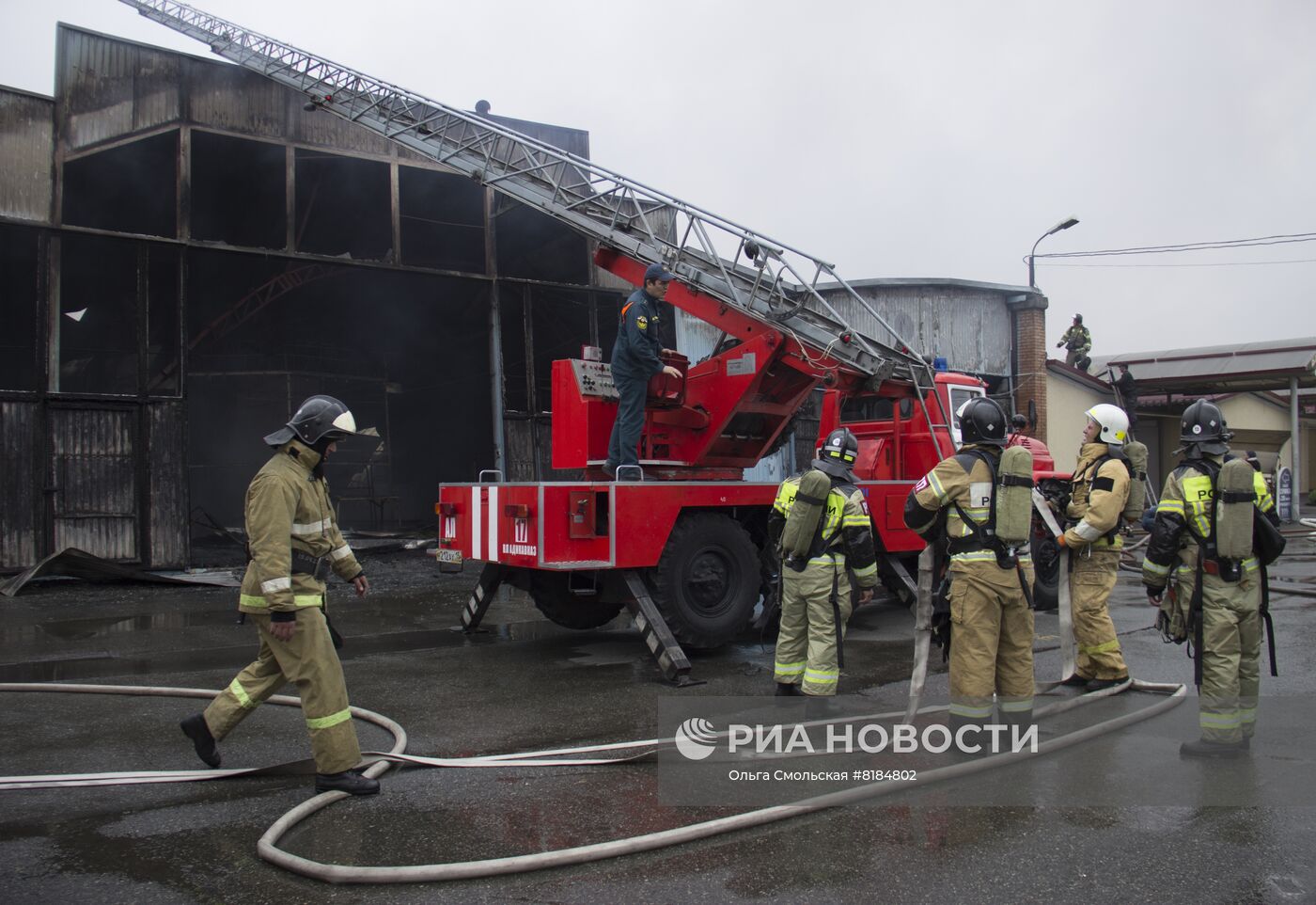 Пожар на рынке "Викалина" во Владикавказе