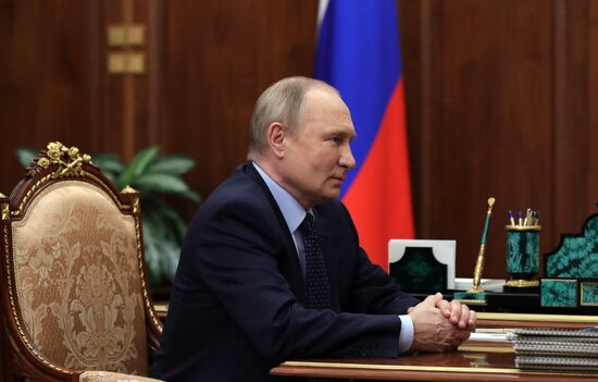 Президент РФ В. Путин встретился с губернатором Тверской области И. Руденей