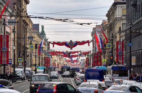 Украшение Санкт-Петербурга ко Дню Победы
