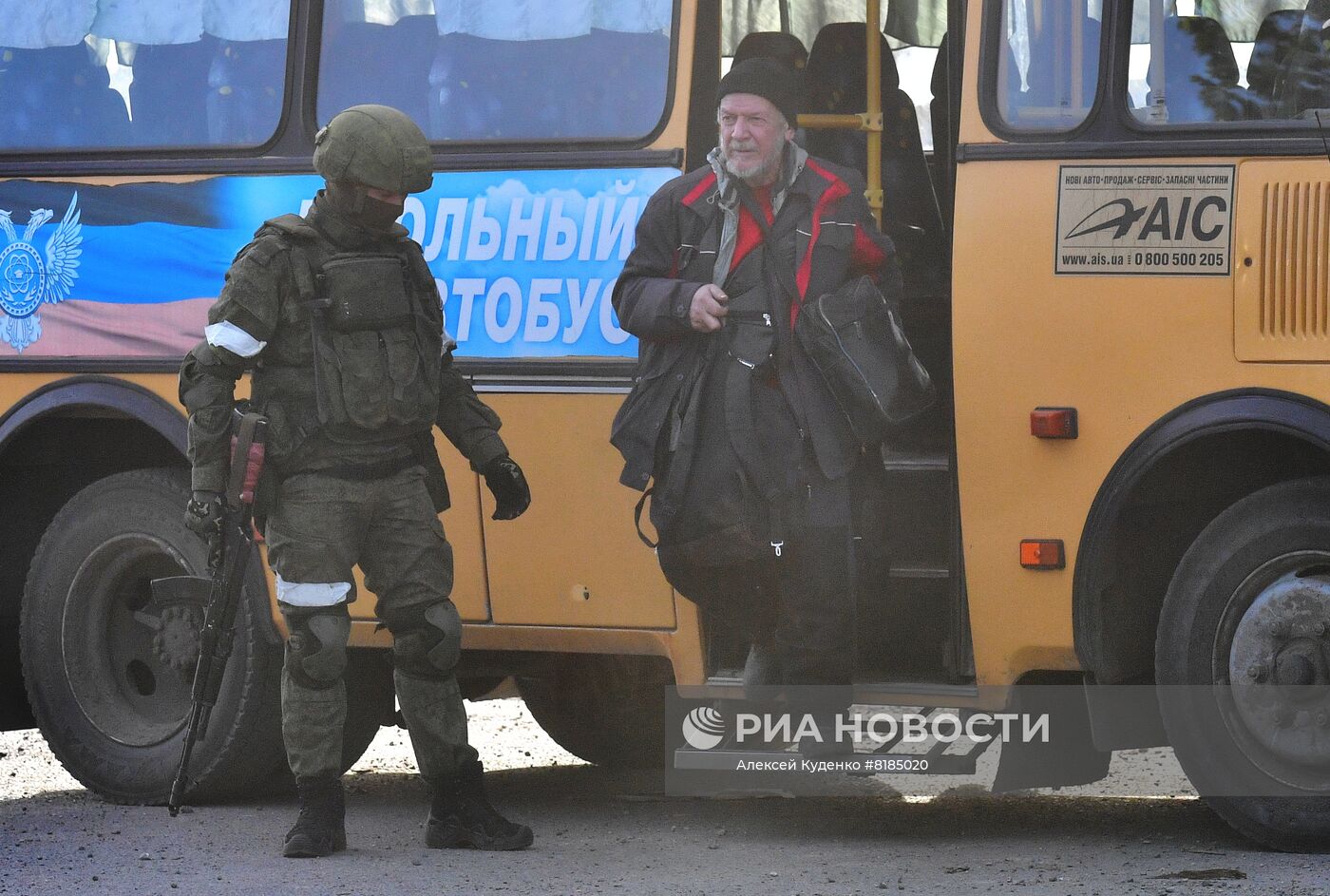 Эвакуация гражданских лиц с завода "Азовсталь"