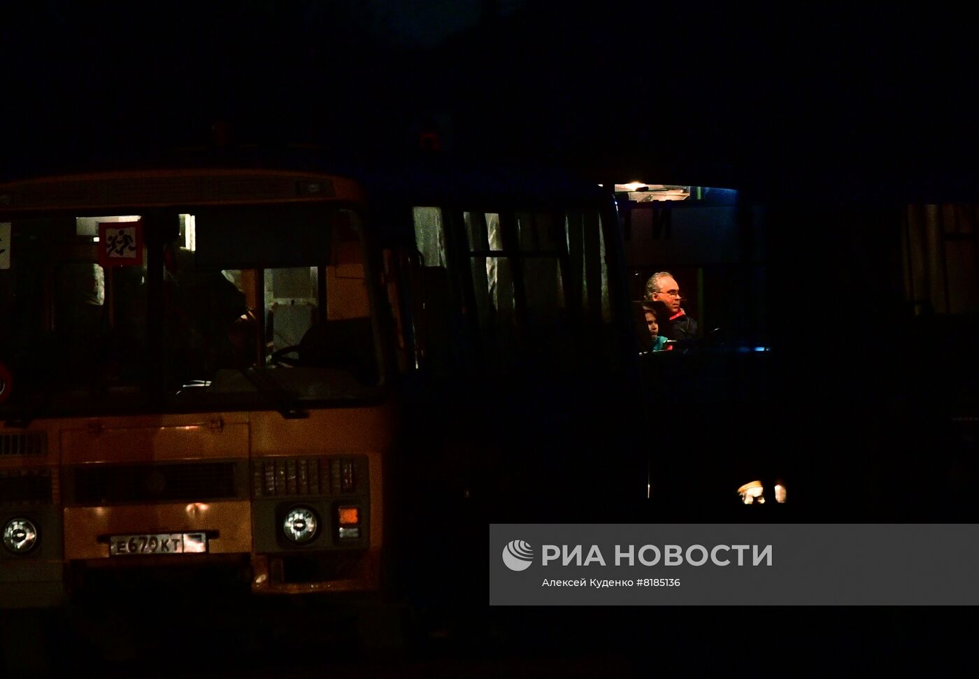 Эвакуация гражданских лиц с завода "Азовсталь"