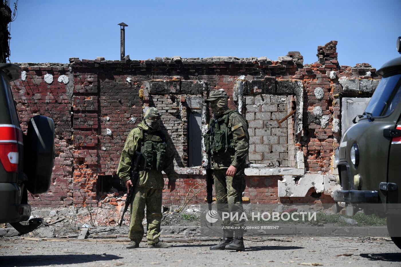 Эвакуация гражданских лиц с завода "Азовсталь"