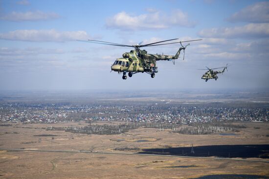 Репетиция воздушного парада Победы в Новосибирске
