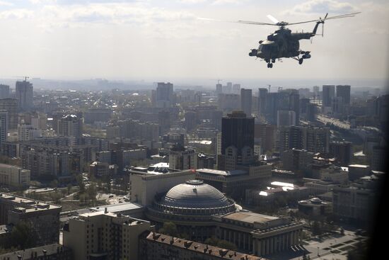 Репетиция воздушного парада Победы в Новосибирске