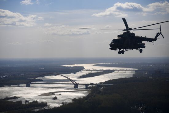 Репетиция воздушного парада Победы в Новосибирске