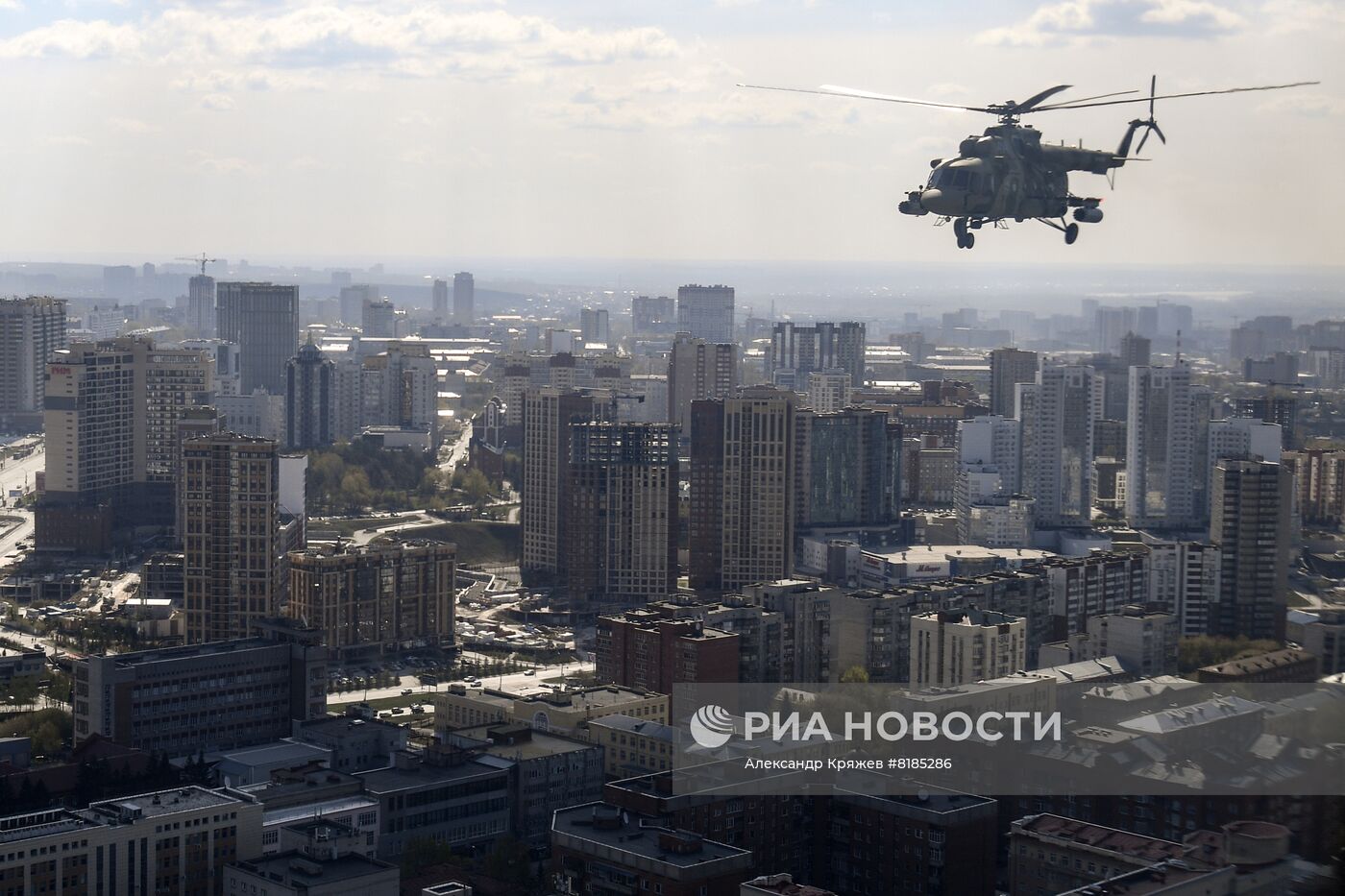 Репетиция воздушного парада Победы в Новосибирске