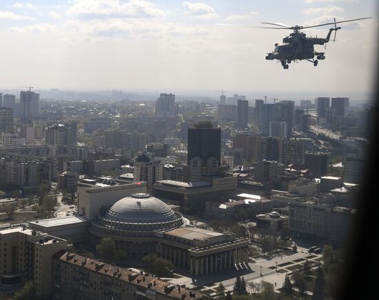 Репетиция воздушного парада Победы в Новосибирске