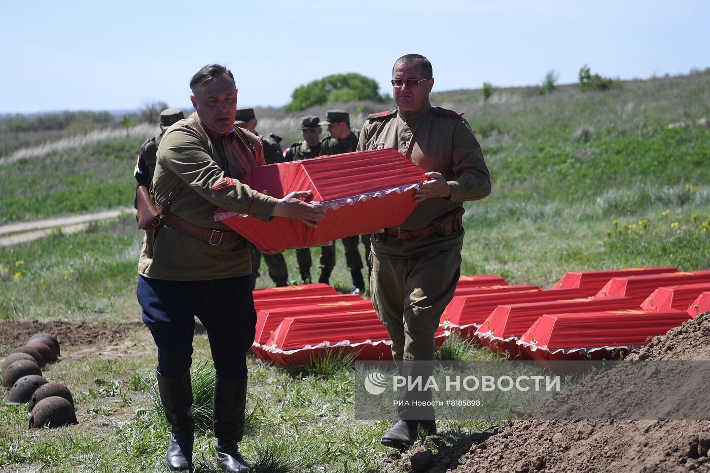 Перезахоронение останков советских солдат на Мемориале Славы в Мелитопольском районе