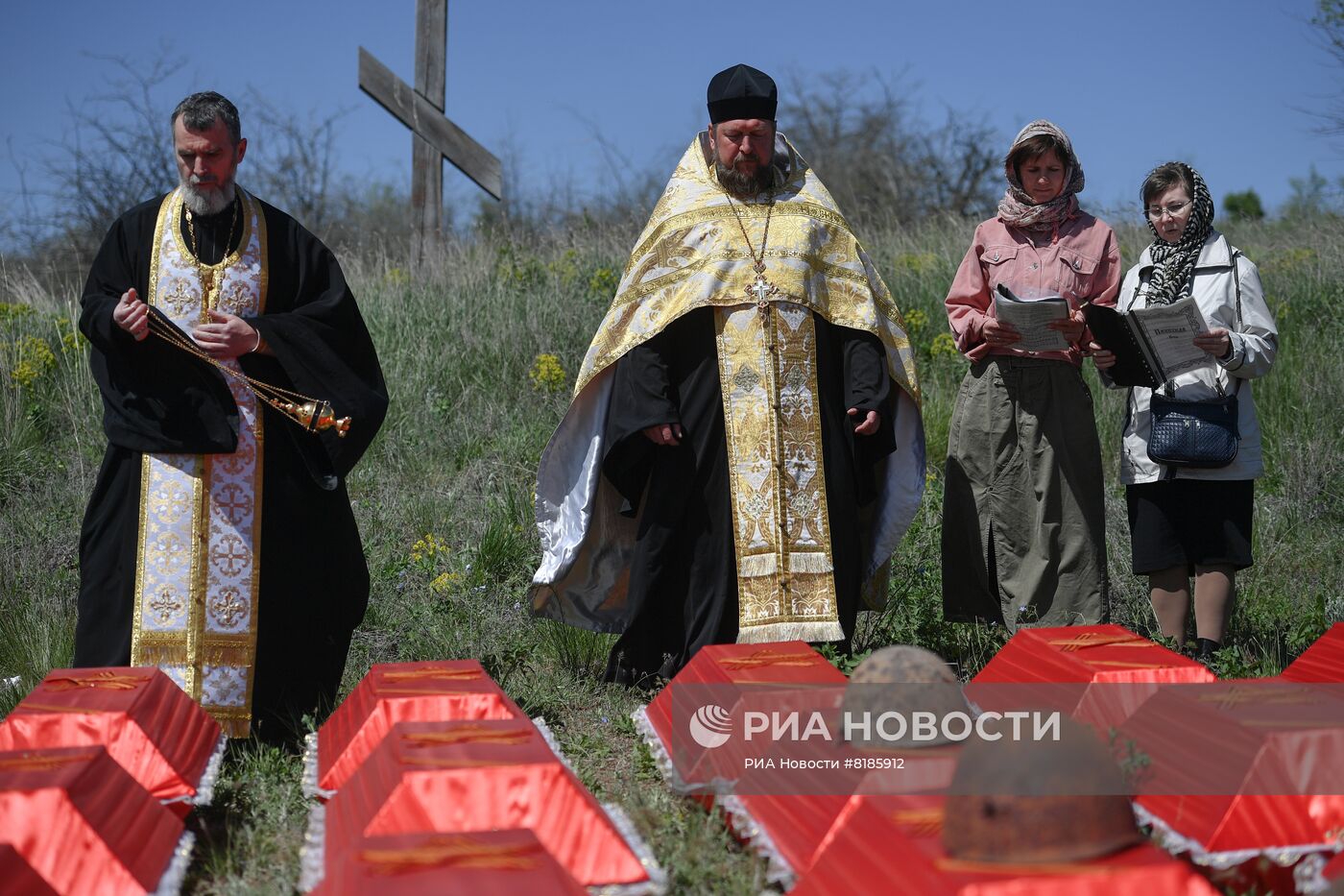 Перезахоронение останков советских солдат на Мемориале Славы в Мелитопольском районе