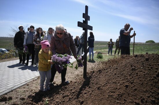 Перезахоронение останков советских солдат на Мемориале Славы в Мелитопольском районе