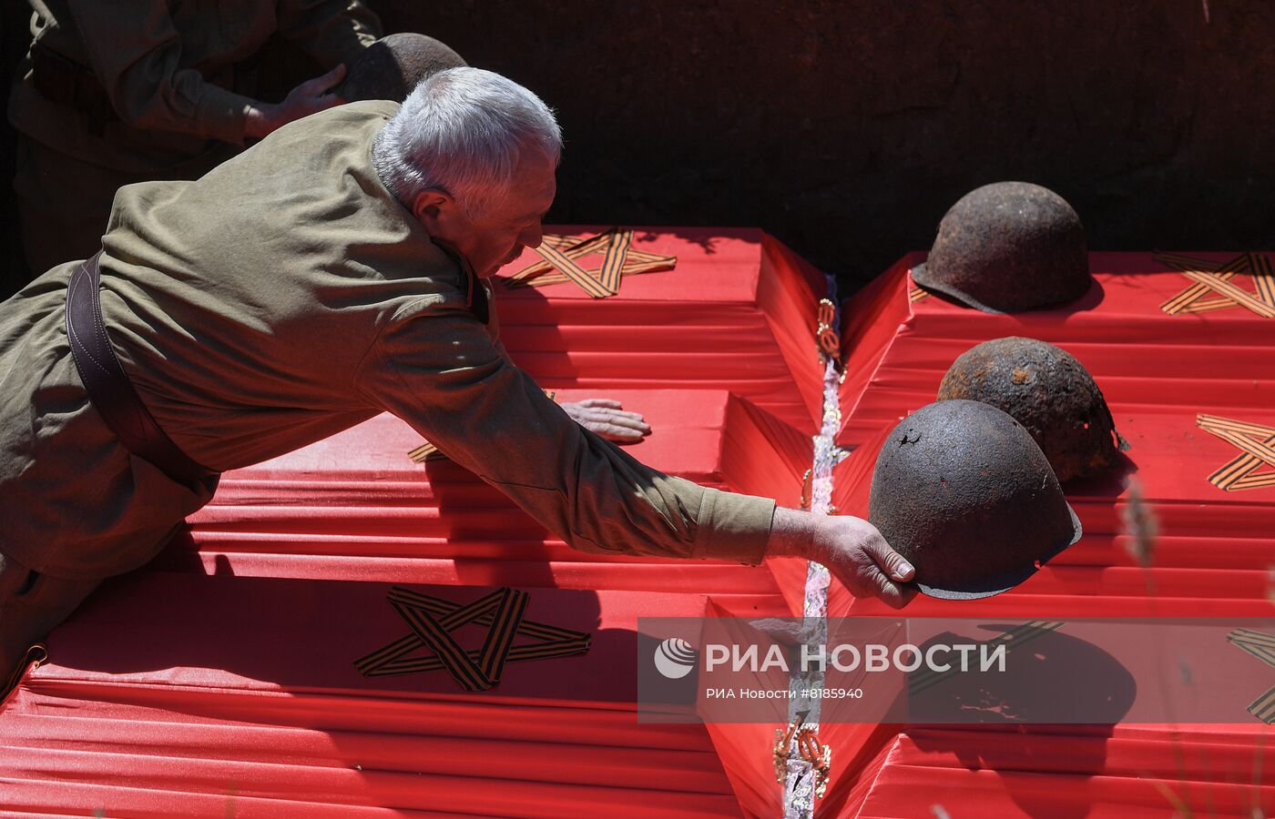 Перезахоронение останков советских солдат на Мемориале Славы в Мелитопольском районе