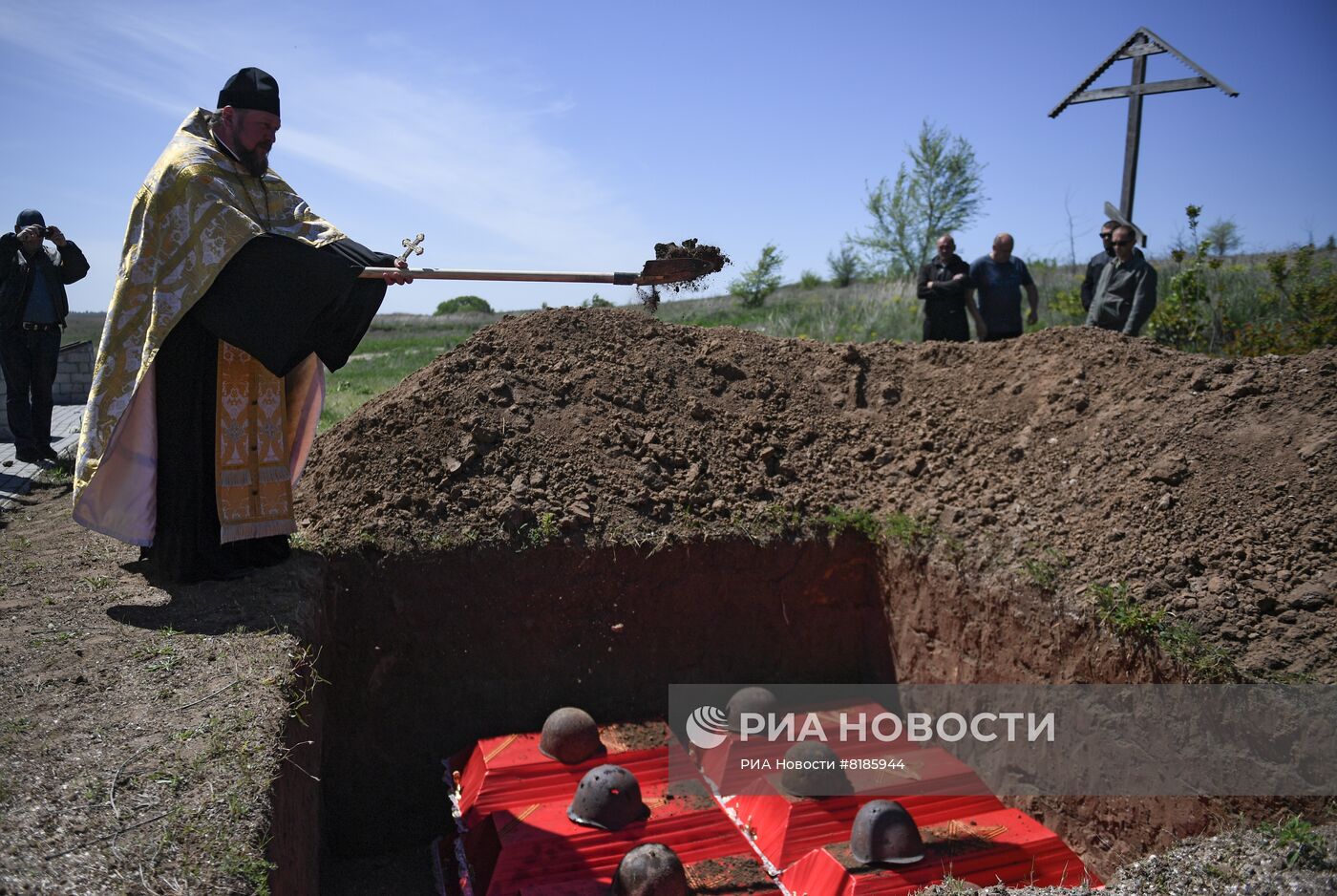 Перезахоронение останков советских солдат на Мемориале Славы в Мелитопольском районе