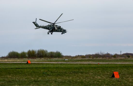 Генеральная репетиция воздушной части парада ко Дню Победы в Калининграде
