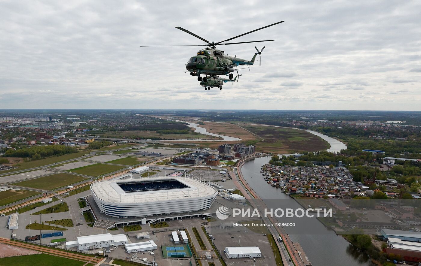 Генеральная репетиция воздушной части парада ко Дню Победы в Калининграде