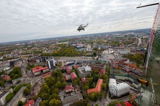 Генеральная репетиция воздушной части парада ко Дню Победы в Калининграде