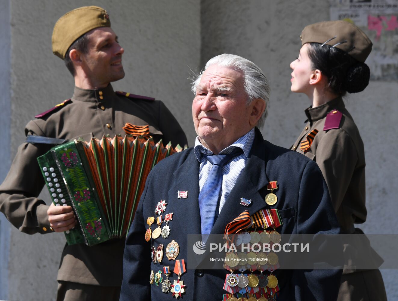 Поздравление ветерана ВОВ с днем Победы