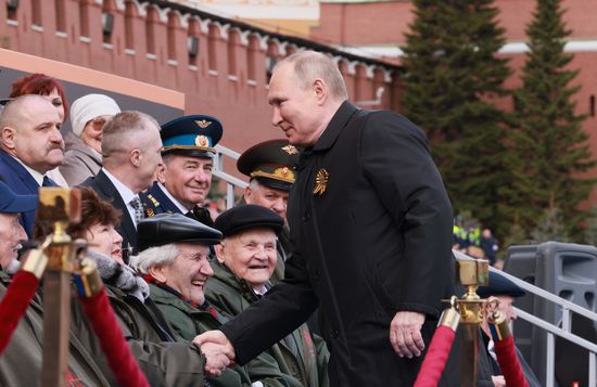 Президент РФ В. Путин на военном параде в честь 77-й годовщины Победы в ВОВ
