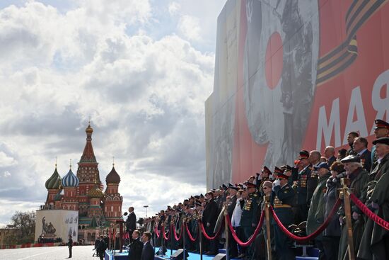Президент РФ В. Путин на военном параде в честь 77-й годовщины Победы в ВОВ