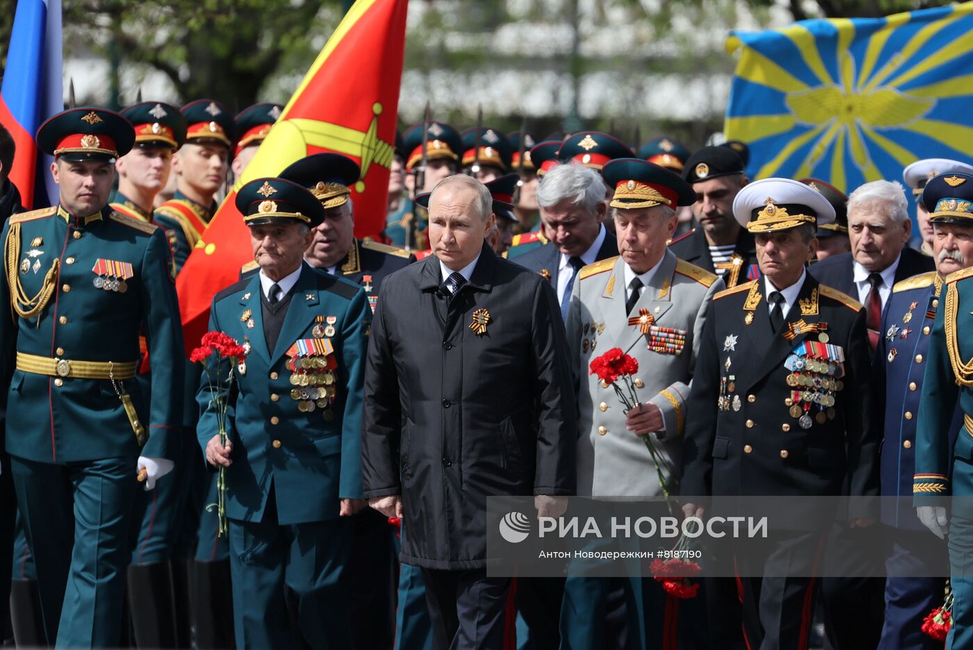 Возложение венка и цветов к Могиле Неизвестного Солдата у Кремлевской стены