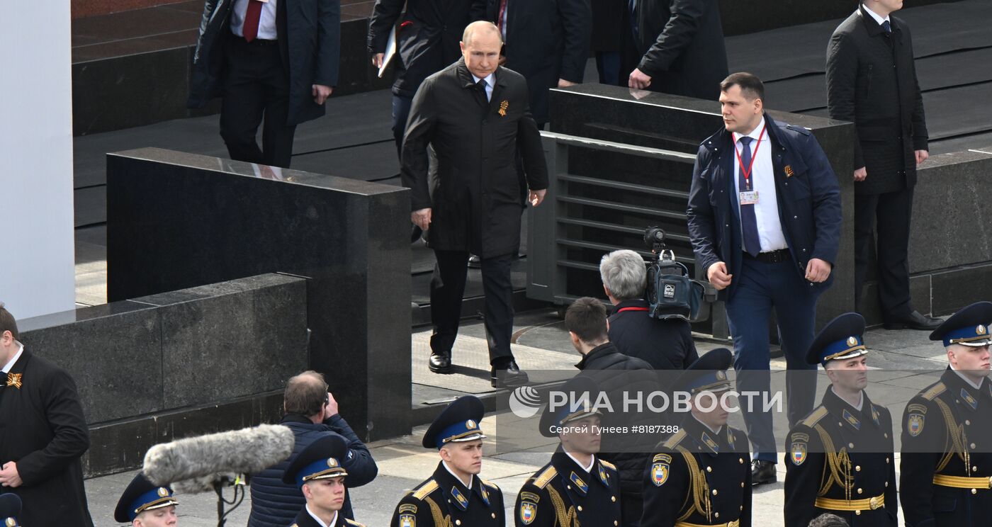 Президент РФ В. Путин на военном параде в честь 77-й годовщины Победы в ВОВ