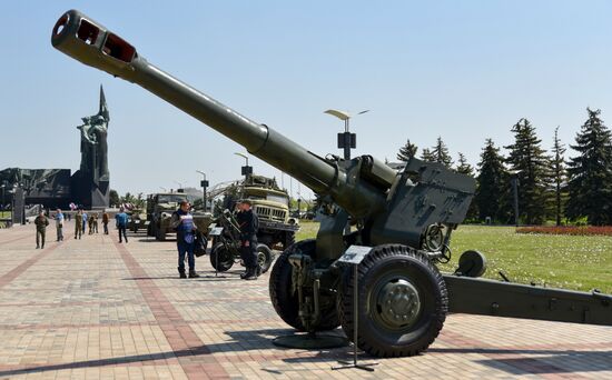 Выставка военной техники в Донецке