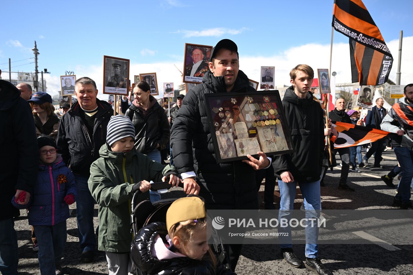 Шествие "Бессмертный полк" в Москве