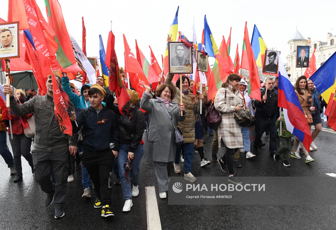 Шествие "Бессмертный полк" в Москве