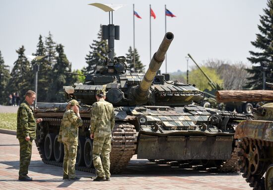 Выставка военной техники в Донецке