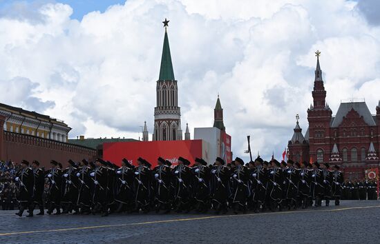 Военный парад, посвящённый 77-й годовщине Победы в Великой Отечественной войне