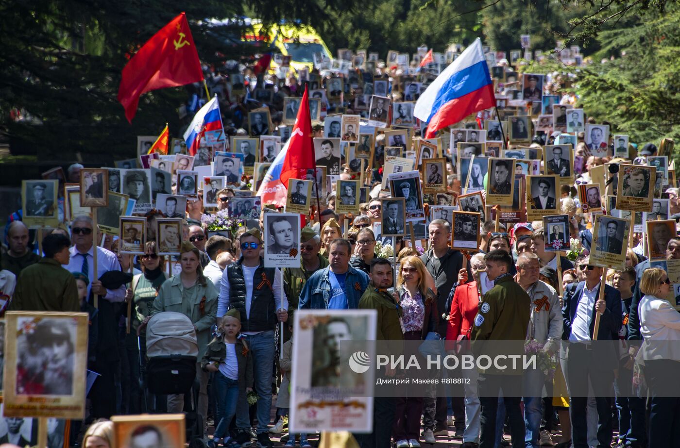 Шествие "Бессмертный полк" в регионах России