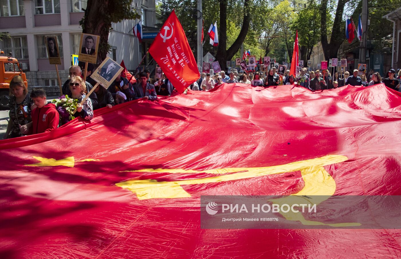 Шествие "Бессмертный полк" в регионах России