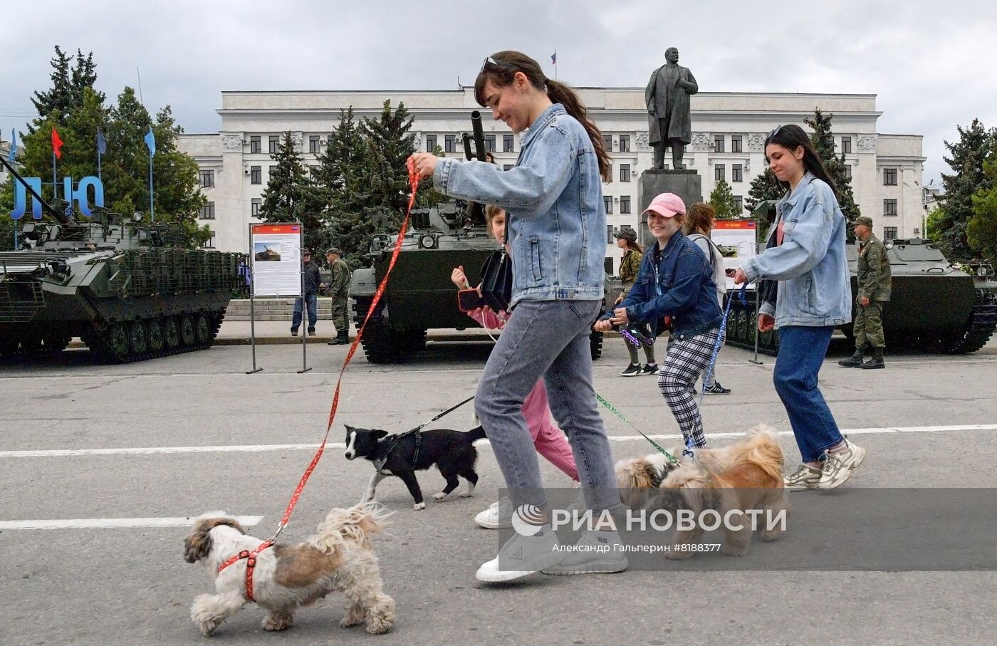 Празднование Дня Победы в Луганске
