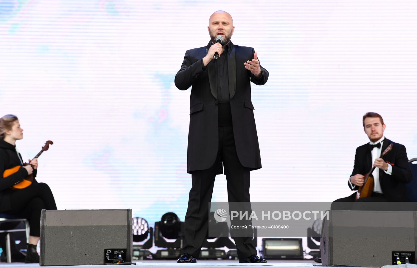 Концерт в рамках проекта "Международная сцена Бессмертного полка" в Парке Горького